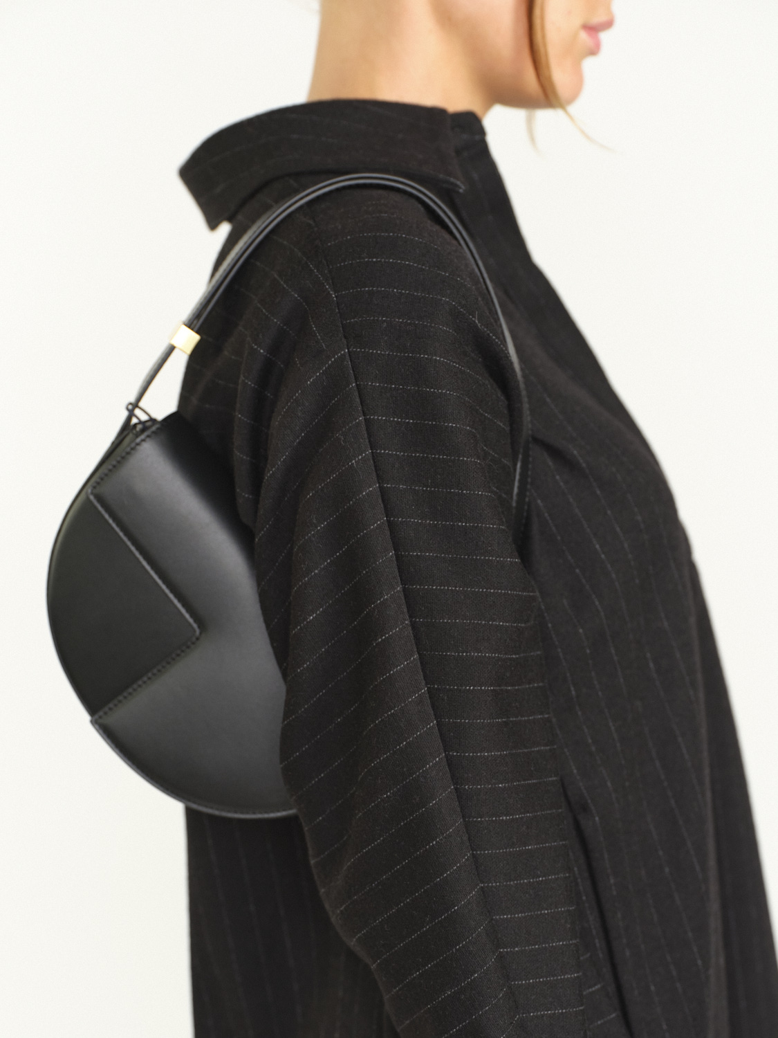 Patou Le petit Patou bag – schwarze Tasche aus Kalbsleder   schwarz One Size