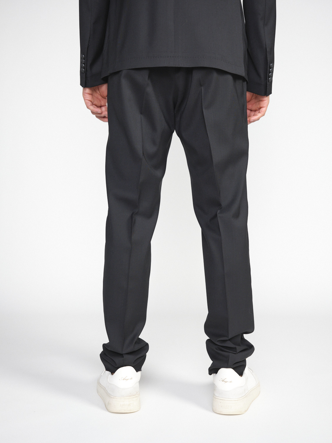 Tagliatore Lässiger Anzug aus Schurwolle   schwarz 48