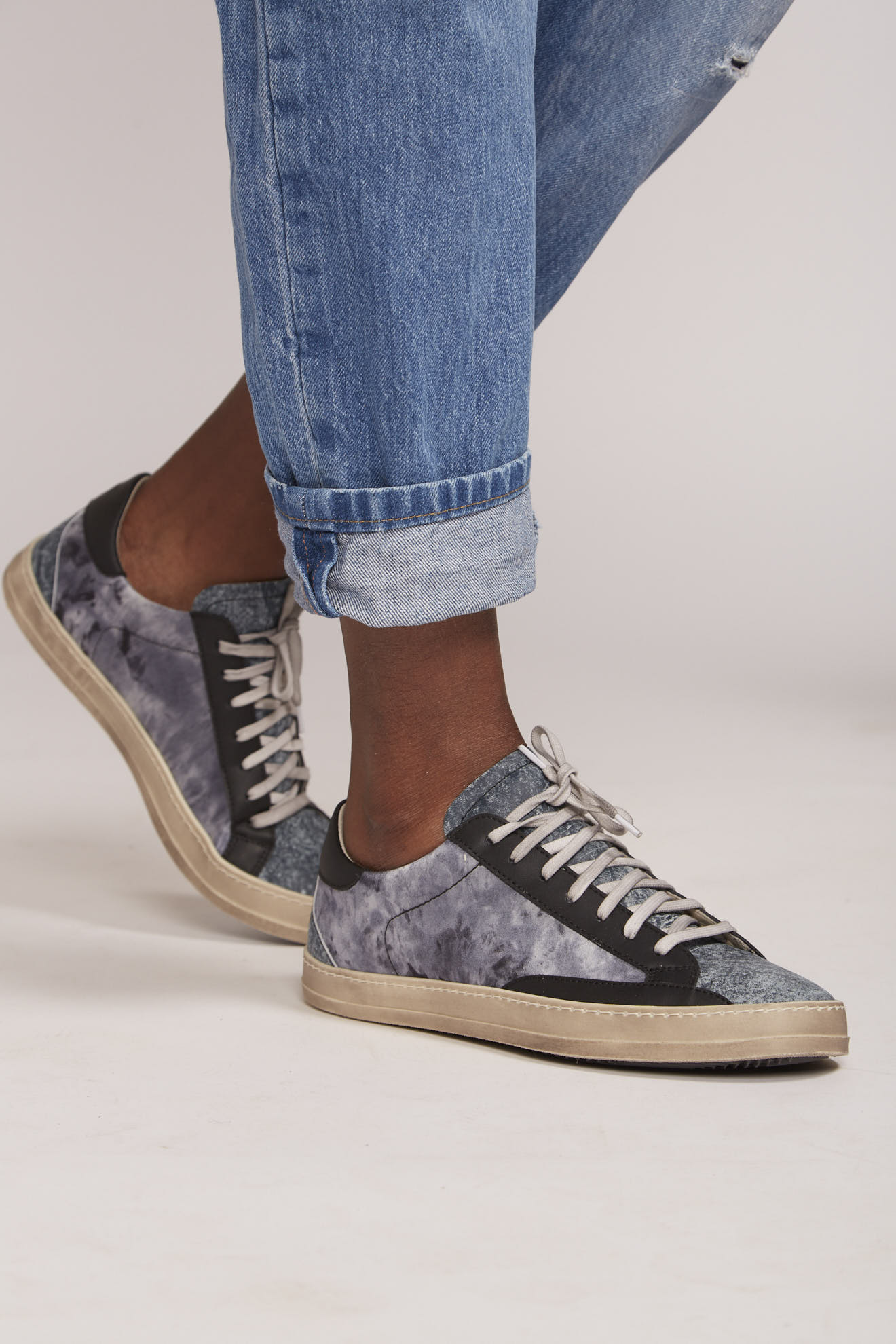avant toi schuhe blau gemustert beige sohle model seitenansicht