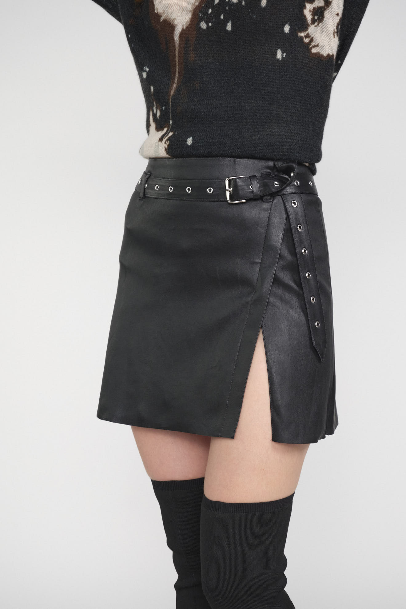 jitrois skirt black buttoned leather