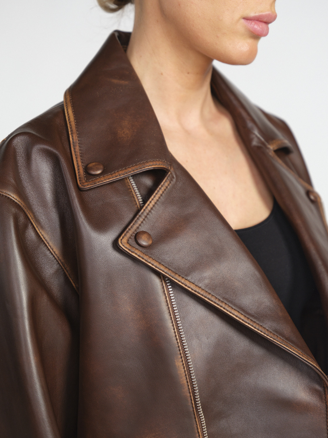 Arma Marius – Oversized leather jacket in a used look  brown 48