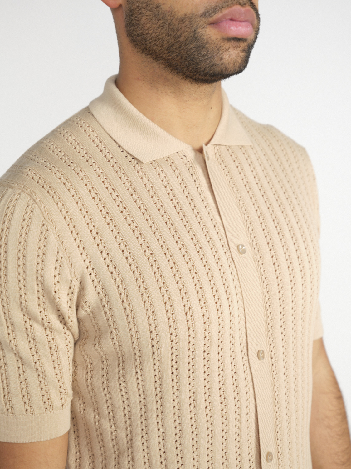 TAGLIATORE Cardigan in a shirt look with an openwork pattern  beige 48