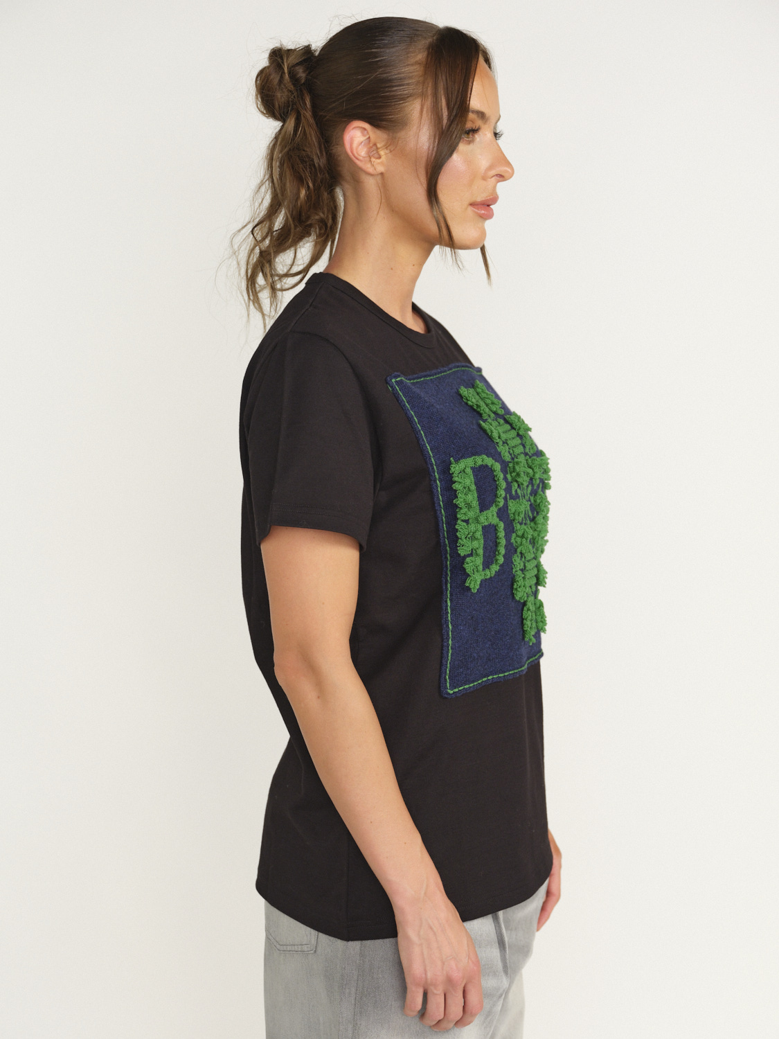 Barrie Barrie - Thistle - T - shirt with logo patch   brown L Barrie Barrie - Thistle - T - shirt with logo patch   brown L