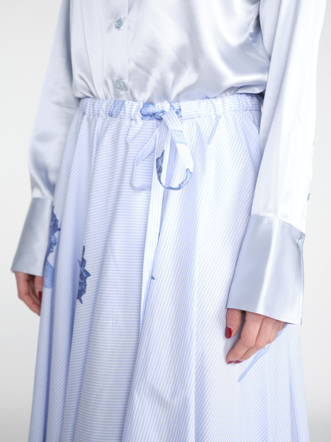 Odeeh Falda circular de algodón a rayas con estampado floral  azul 38