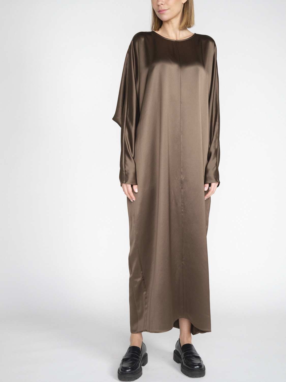 By Malene Birger Odelle - Oversized maxi dress in shimmering satin  brown 38