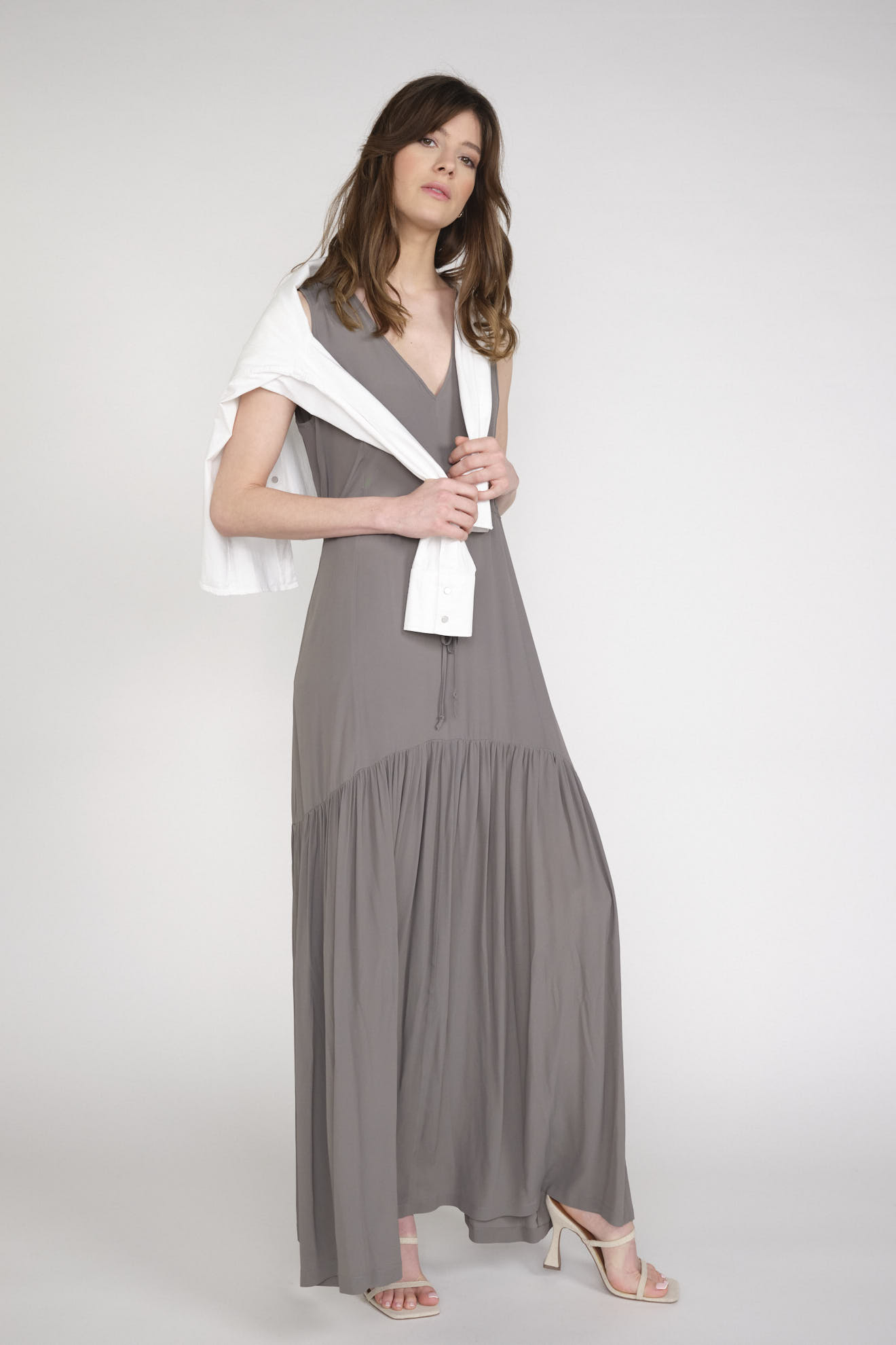 Semicouture Vestido largo hasta el suelo con lazo de seda en la cintura gris 34