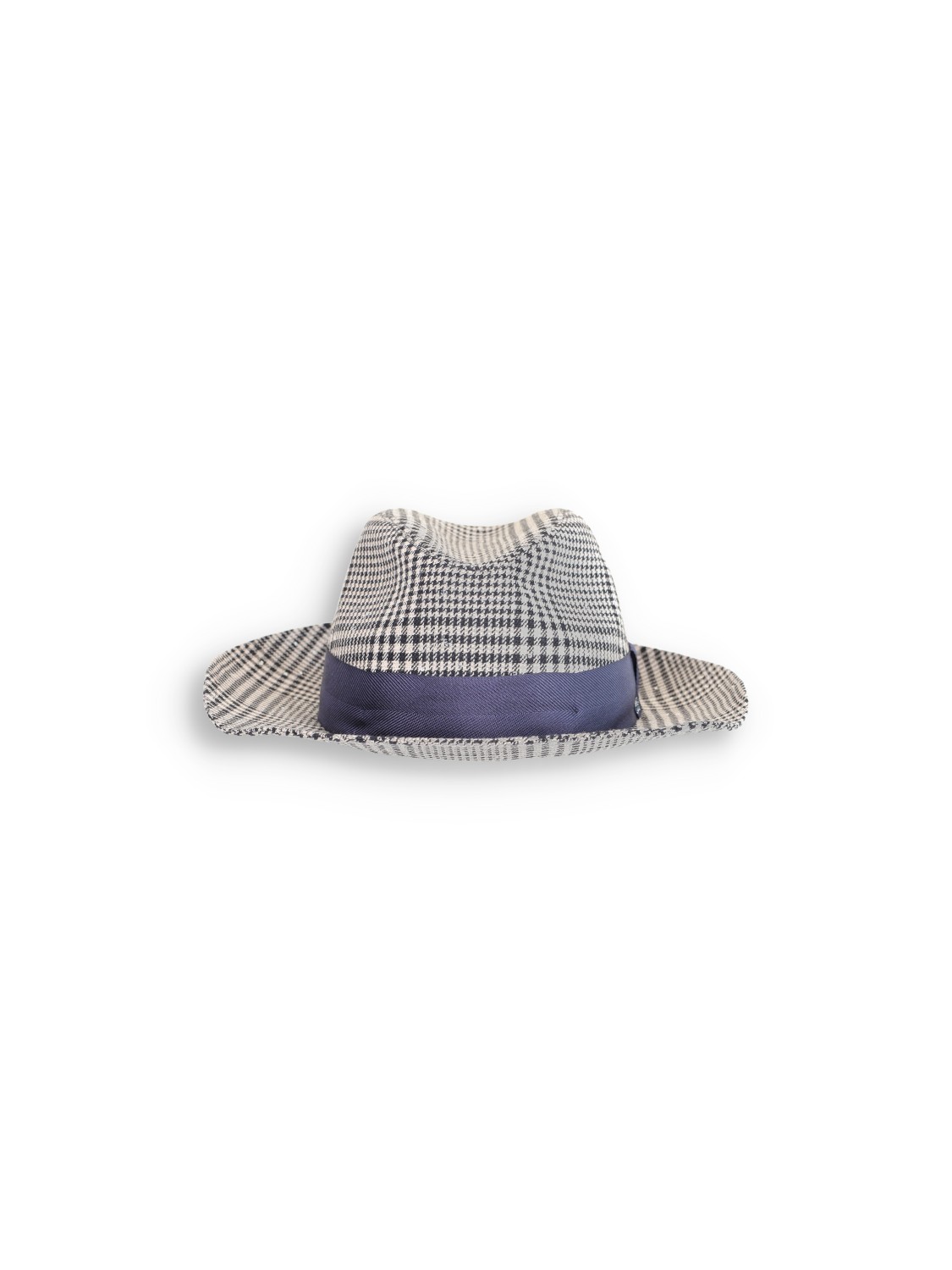 Hat with houndstooth pattern and sequins 