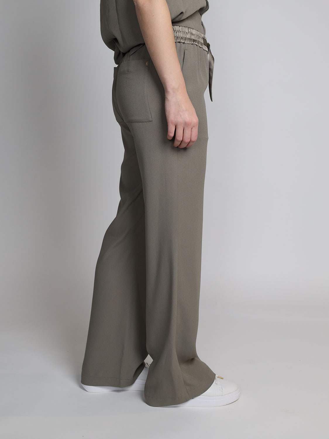 Ami Paris Flowing trousers with belt detail beige XS Ami Paris Flowing trousers with belt detail beige XS