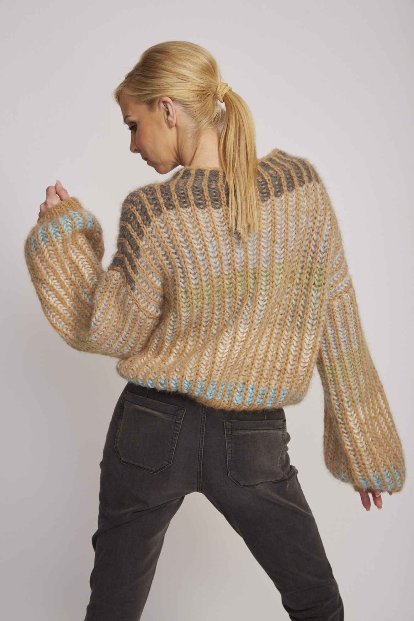 maiami sweater multi plain cashmere model back