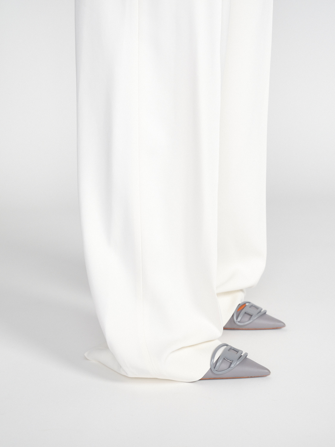 Lorena Antoniazzi Pantaloni in raso elasticizzato con pieghe   bianco 34