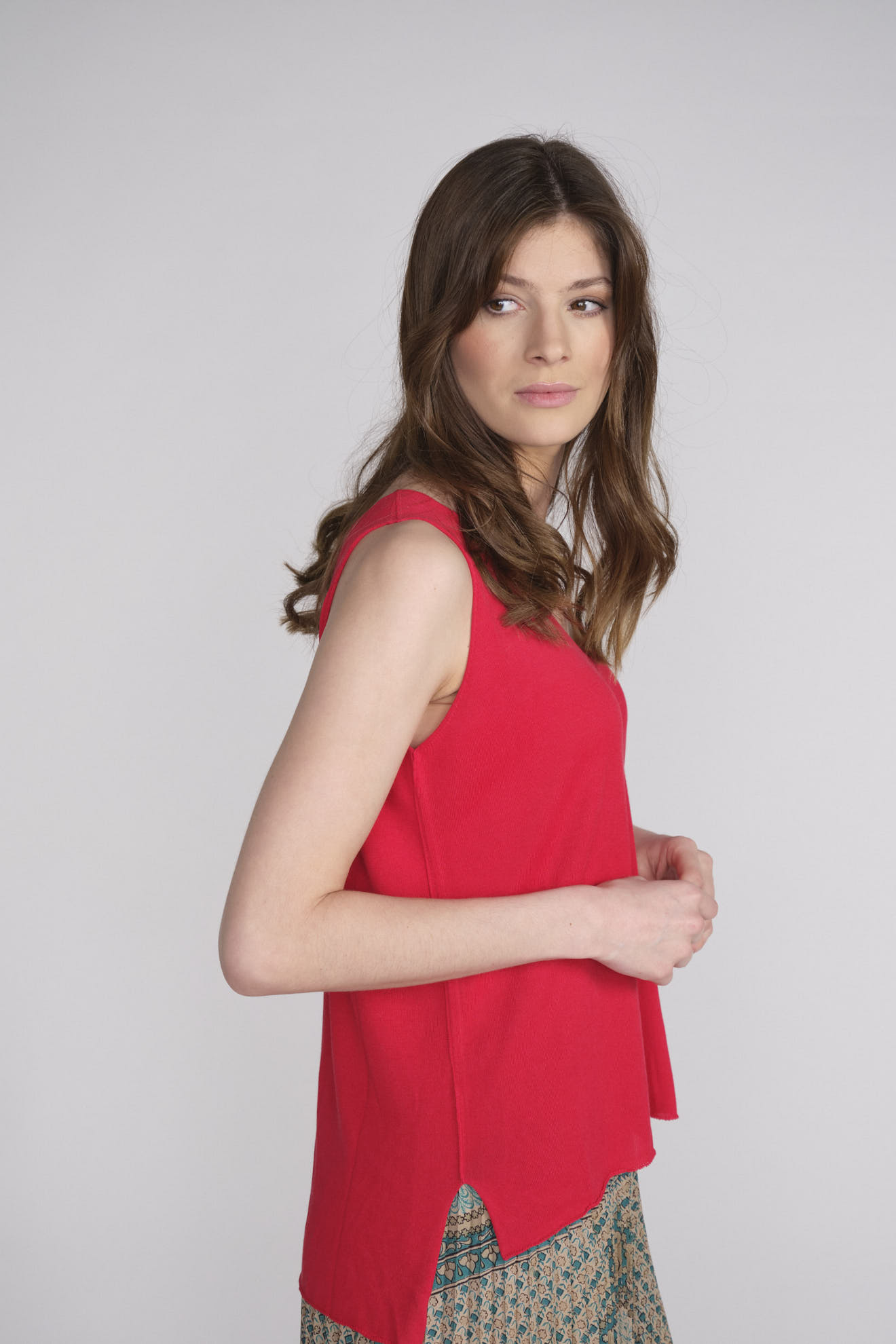 Antonia Zander Franzi - Asymmetrical top with V-neckline red S