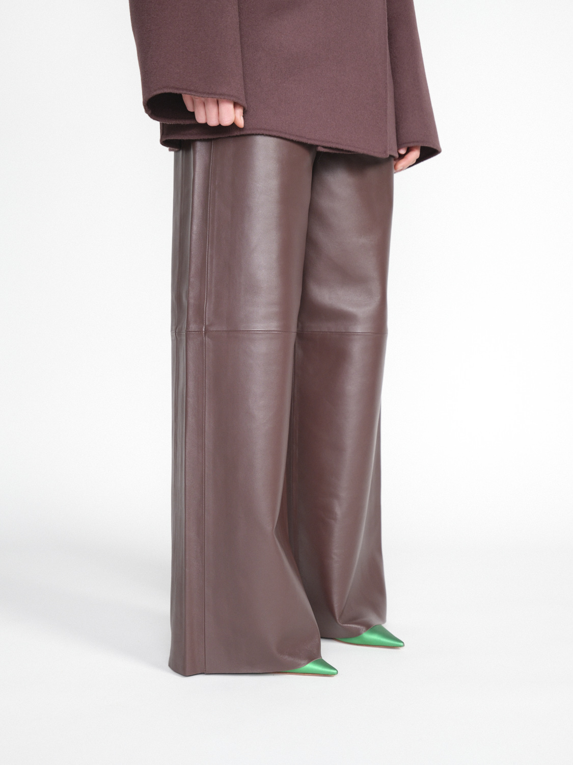 Odeeh Pantaloni oversize in pelle di agnello marrone 34