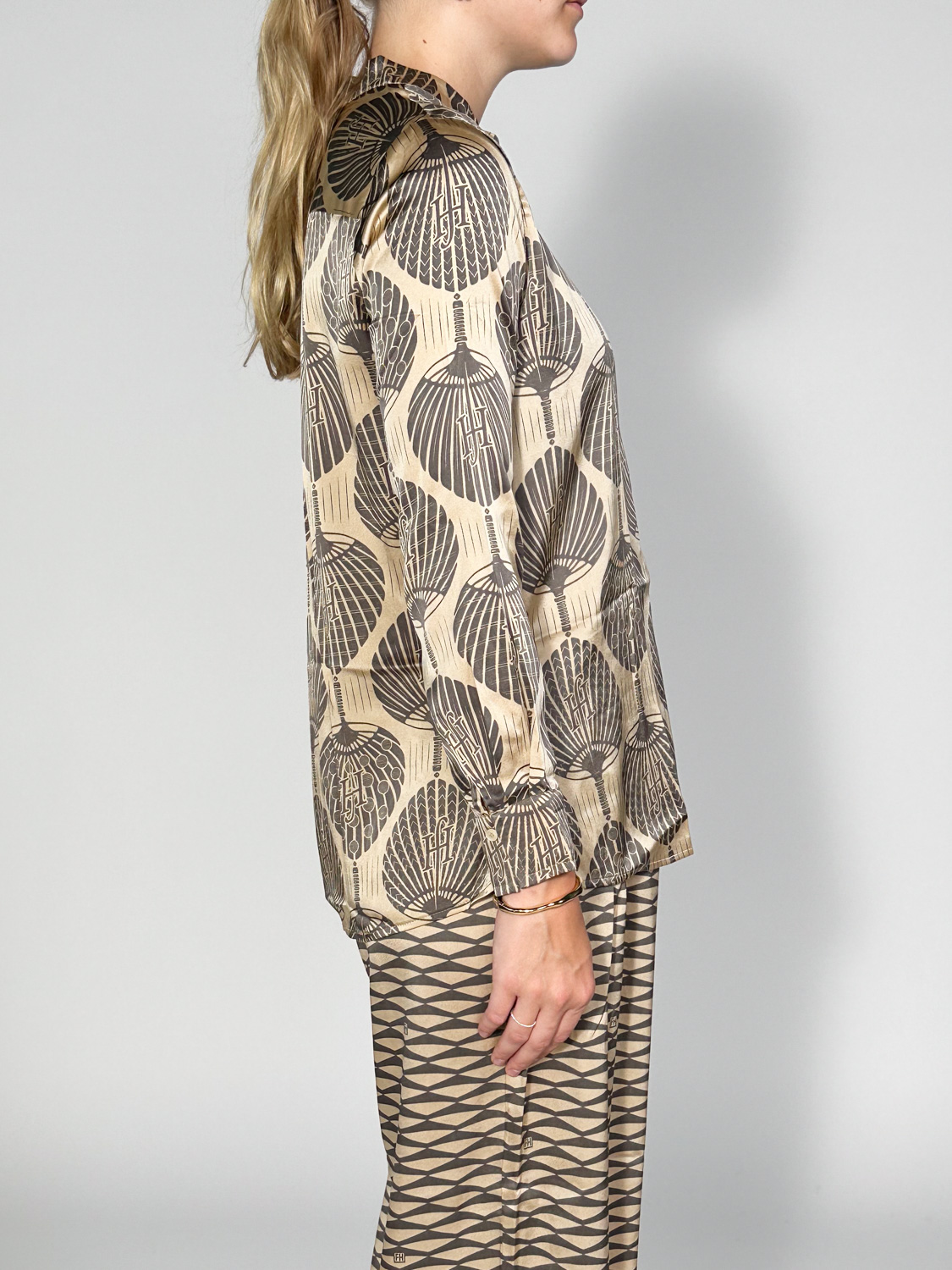 friendly hunting Espera Fan Aiffairs – silk blouse beige XL friendly hunting Espera Fan Aiffairs – silk blouse beige XL