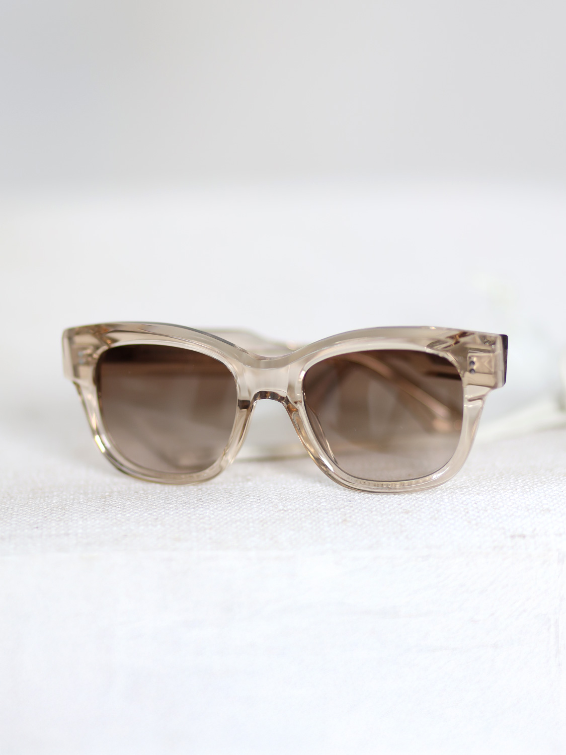 07 Ecru - Sonnenbrille in Schmetterlingsform 