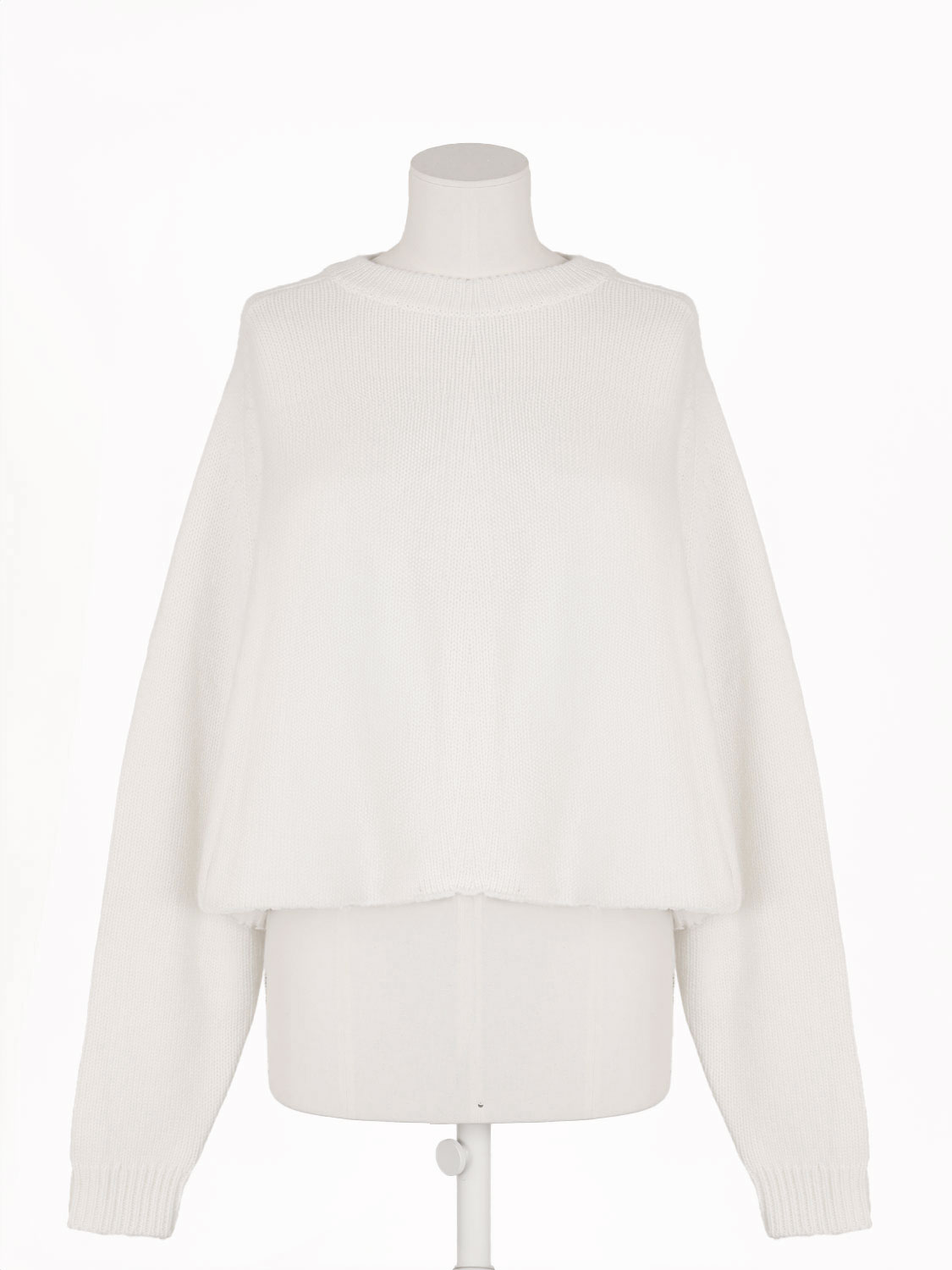 Karnie sweater, round neck, short style Karnie sweater, round neck, short style