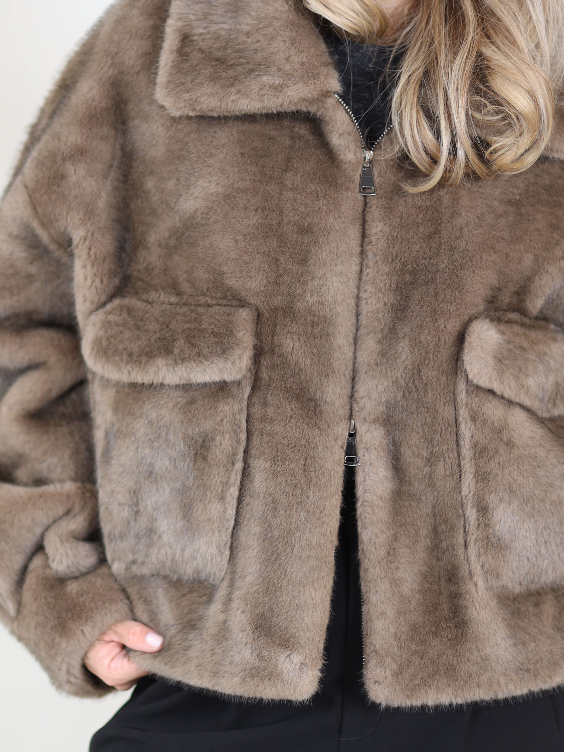 Betta Corradi Giacchino – Jacke in Felloptik   taupe XS