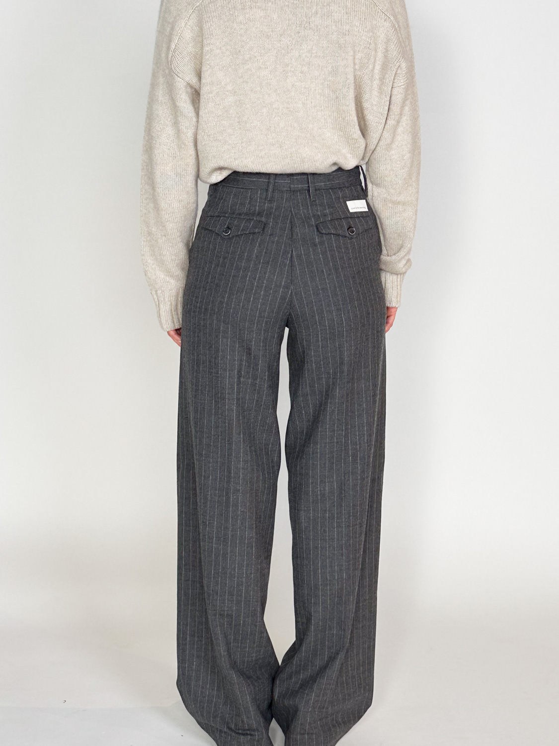 nine in the morning Karen – Hose im klassischem Nadelstreifen Design grau 26 nine in the morning Karen – Hose im klassischem Nadelstreifen Design grau 26