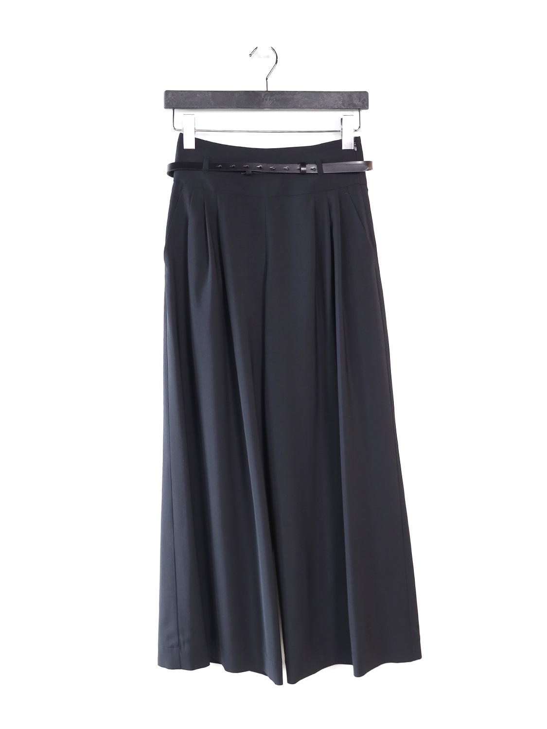 Wide pleated trousers in virgin wool