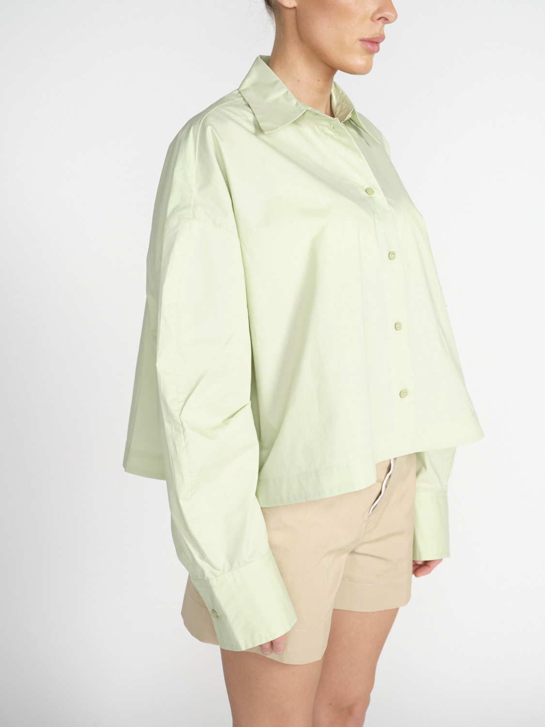 Roberto Collina Camicia Boxy – Oversized cotton blouse with a cropped length  hellgrün S