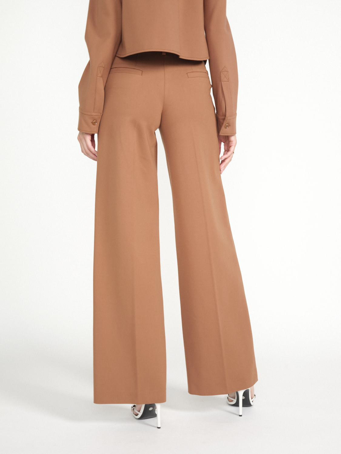 Dorothee Schumacher Emotional Essence – Stretchige Budnfalten-Hose braun XS Dorothee Schumacher Emotional Essence – Stretchige Budnfalten-Hose braun XS