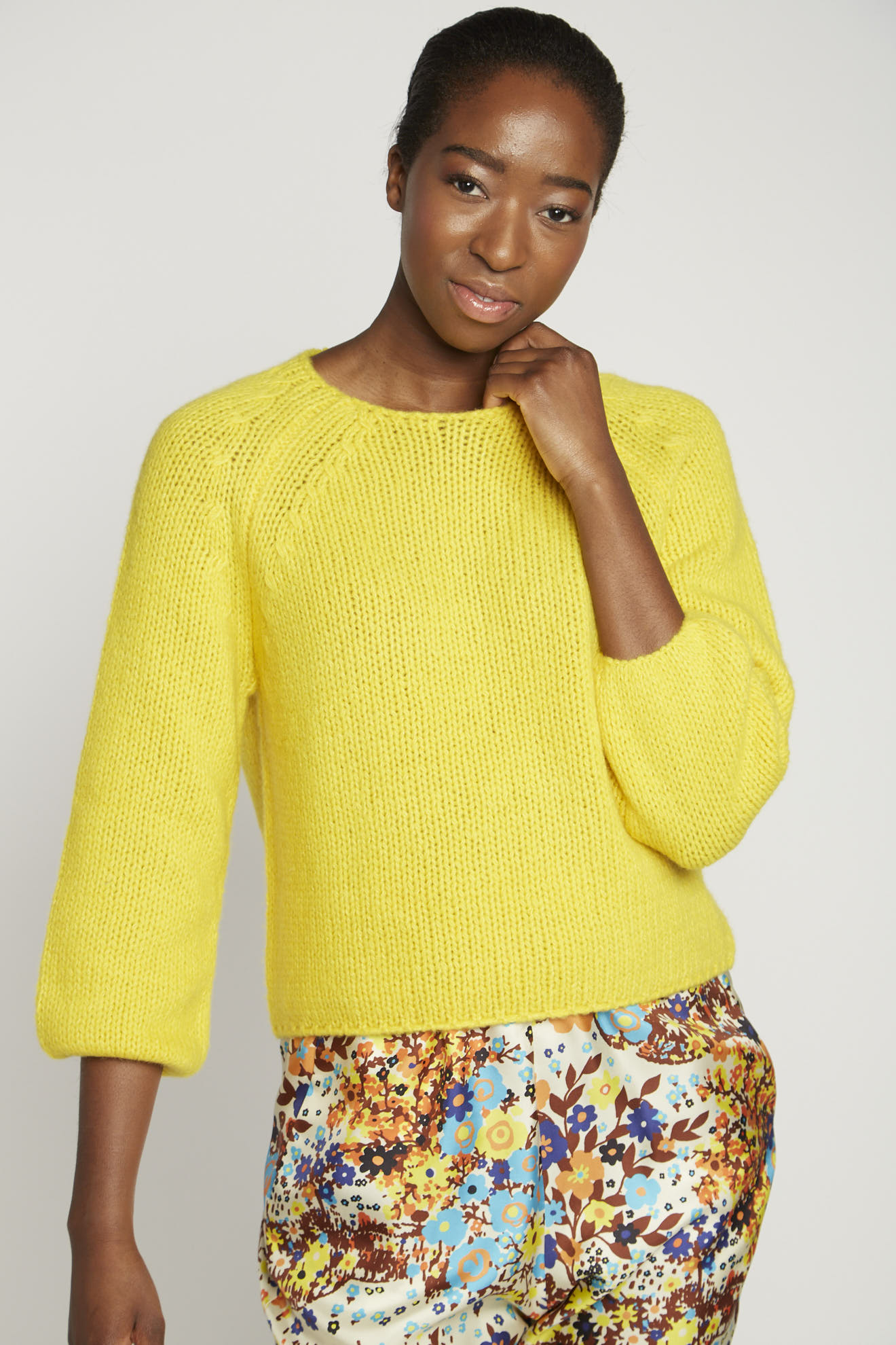 lu rien sweater yellow plain cashmere model front