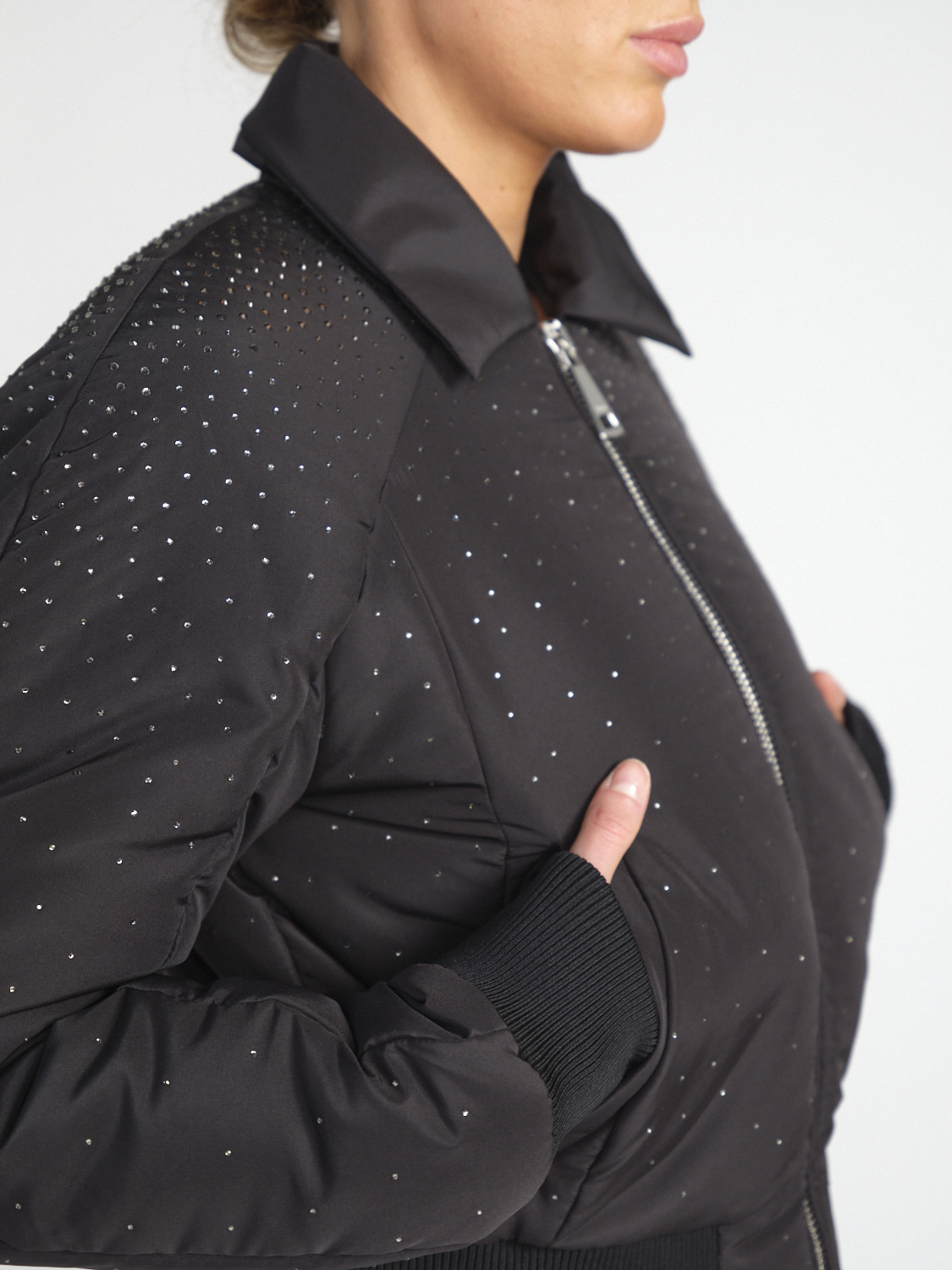 khrisjoy Jim - Short bomber jacket with glitter details   black XS/S