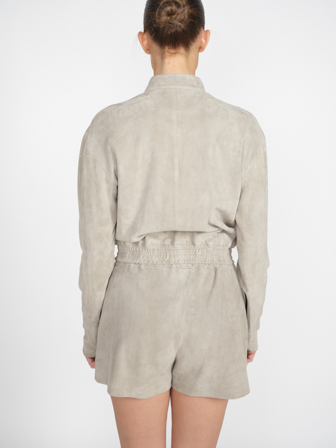 jitrois Blof – Stretchige Veloursleder-Jacke mit schwarzen Zippern  beige 34