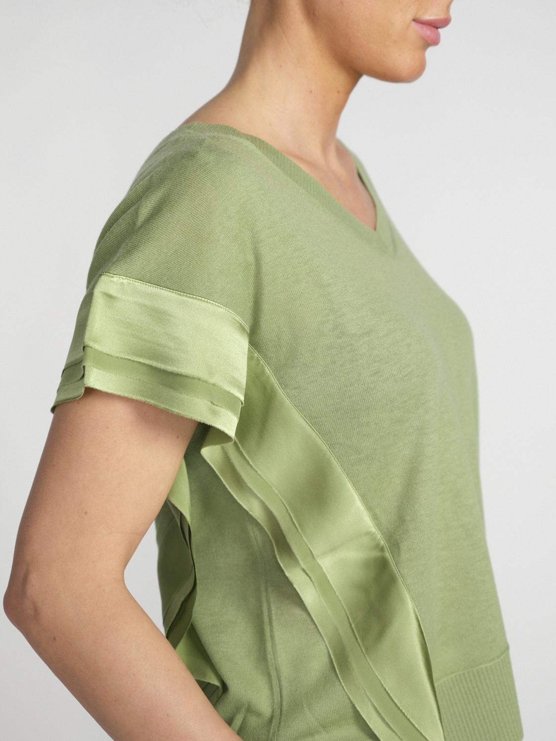 Dorothee Schumacher Delicate Statements – Oversized shirt made from a wool-cashmere mix  hellgrün XS