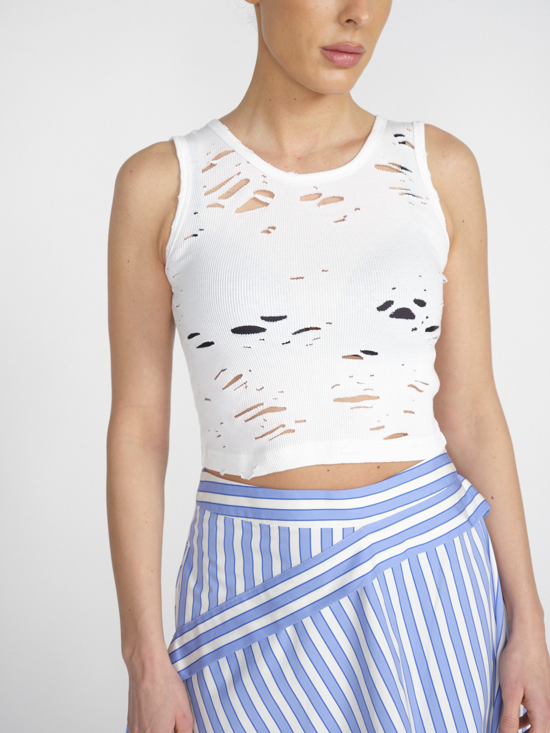 R13 Distressed tank - cropped top with cut-outs white S