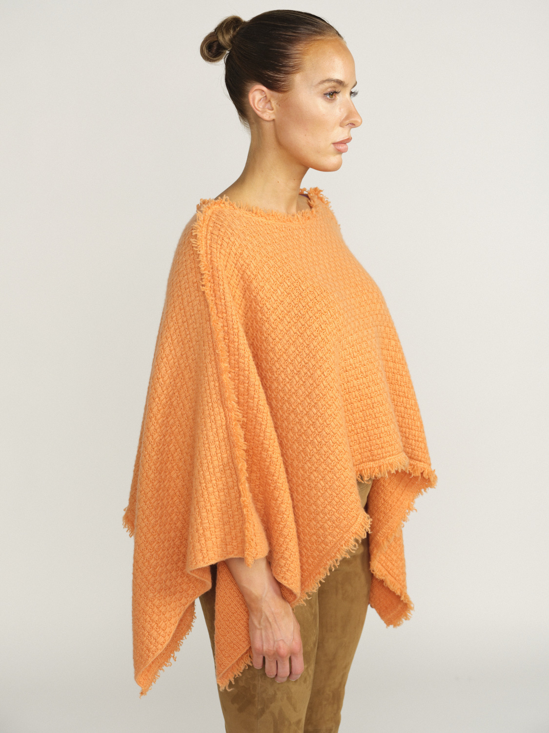 Iris von Arnim Xavia - Cape in cashmere with fringed edge orange One Size