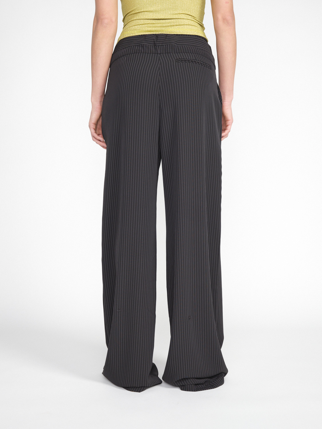 Ottolinger Double Fold Suit – Oversized Nadelstreifen-Hose mit Tunnelzug  schwarz 34