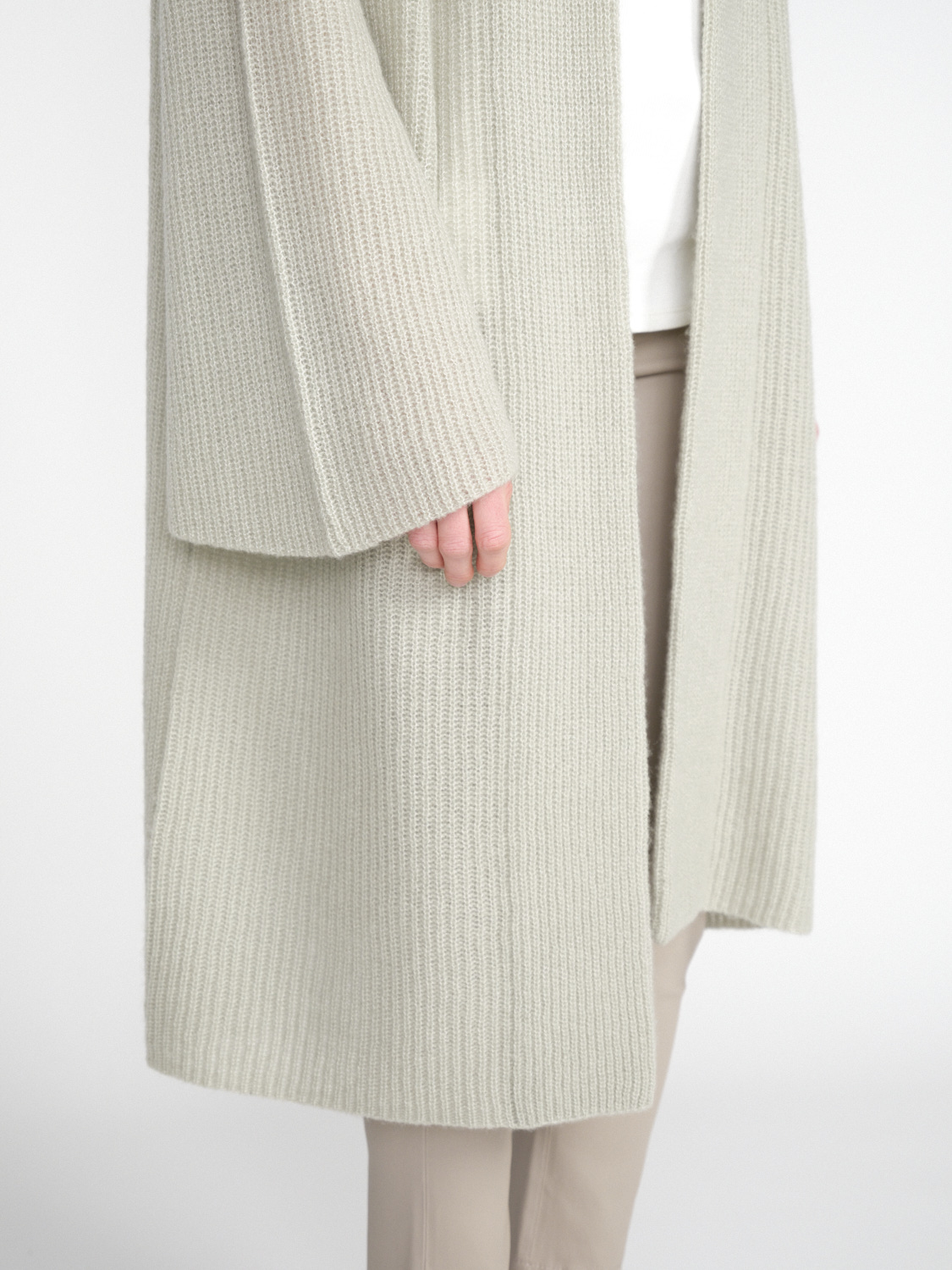 LU Ren Aphne - Knitted cardigan in cashmere-silk blend  hellgrün M