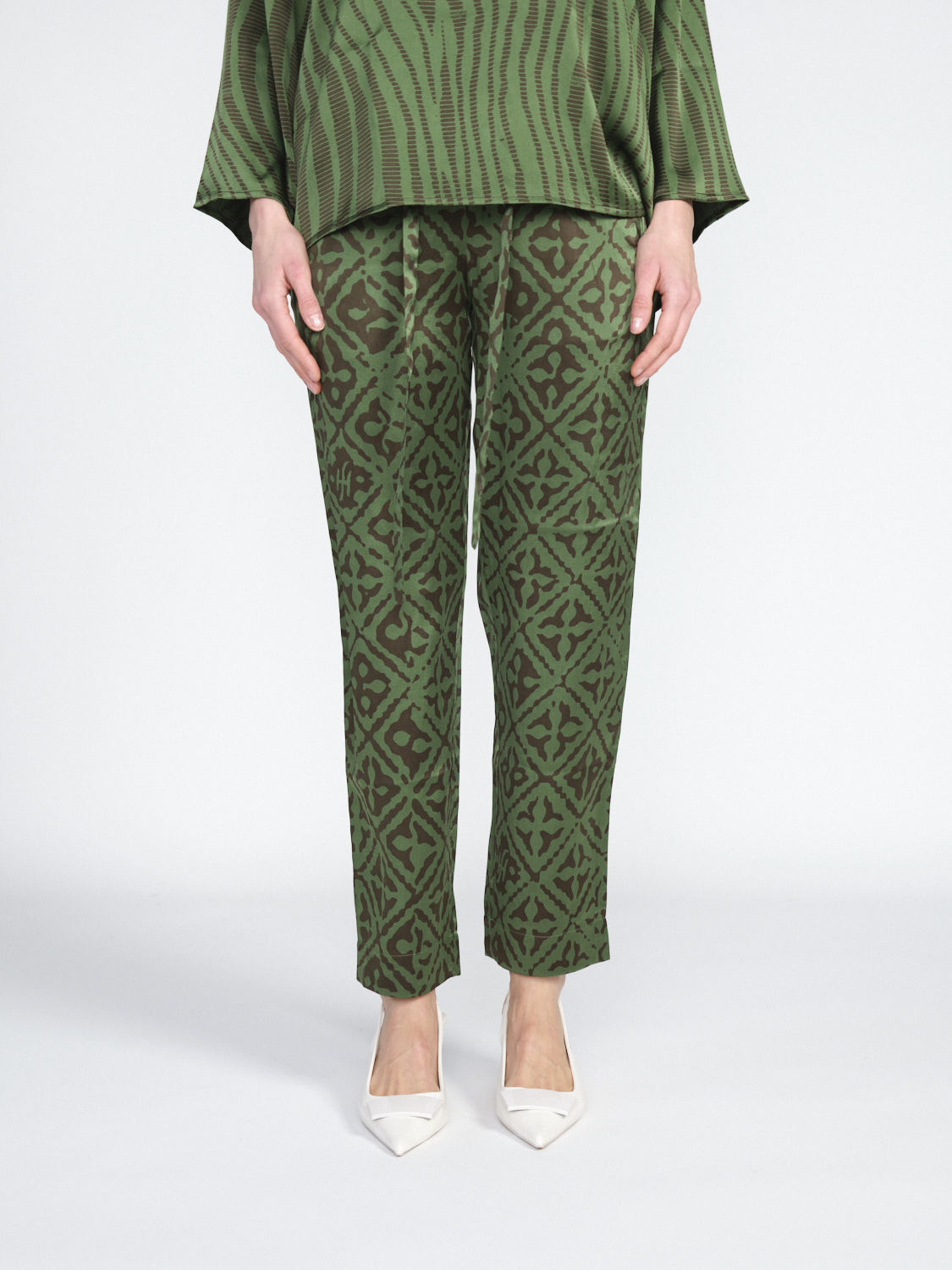 friendly hunting Pali Silk – silk trousers with a pattern  green XS