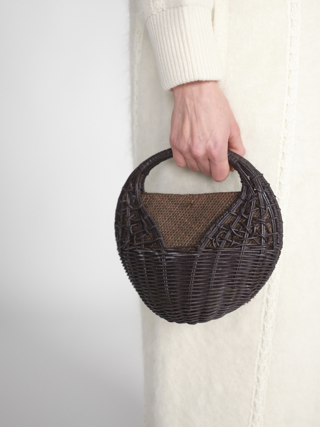 Ulla Johnson Sea Shell – Handmade basket from rattan  brown One Size