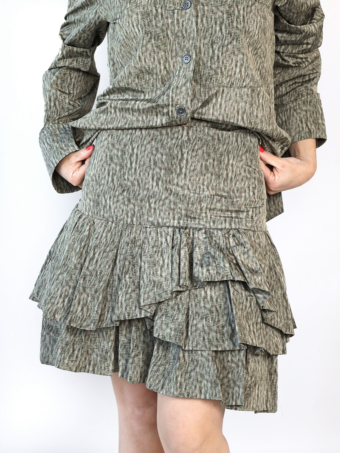 Odeeh Tiered skirt with print green 34
