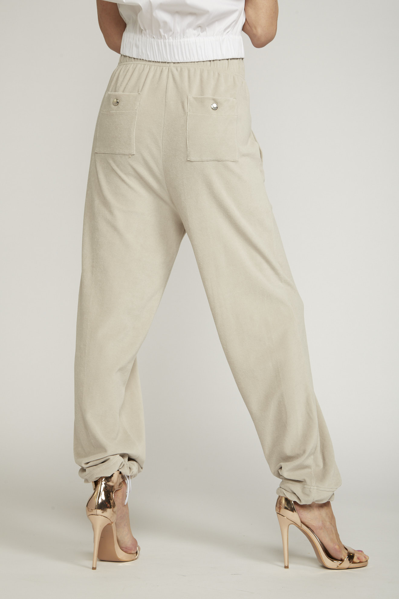 khrisjoy pants grey plain cotton model front