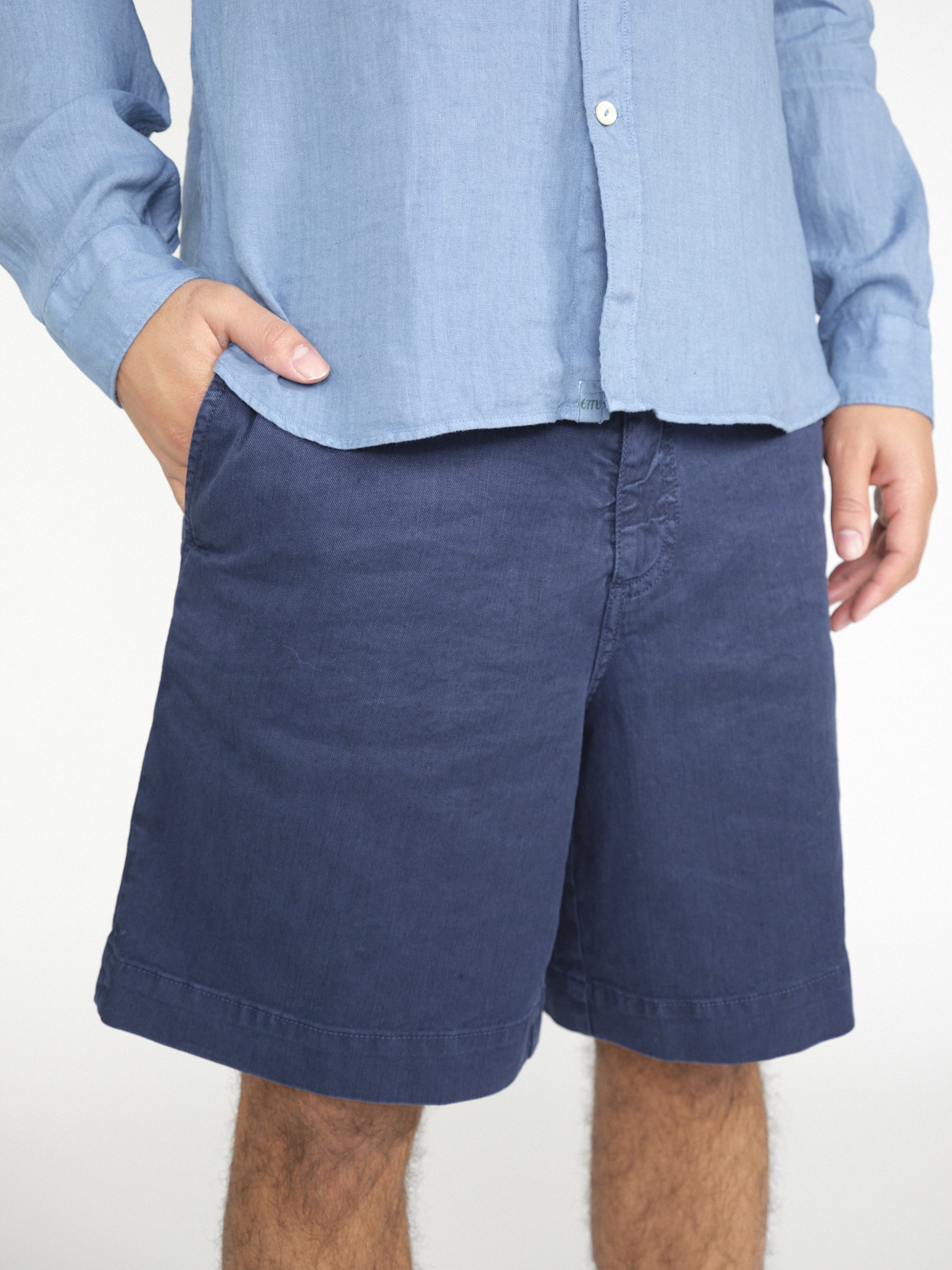 nine in the morning Otto Bermuda – Leinen-Baumwoll-Shorts   marine 33