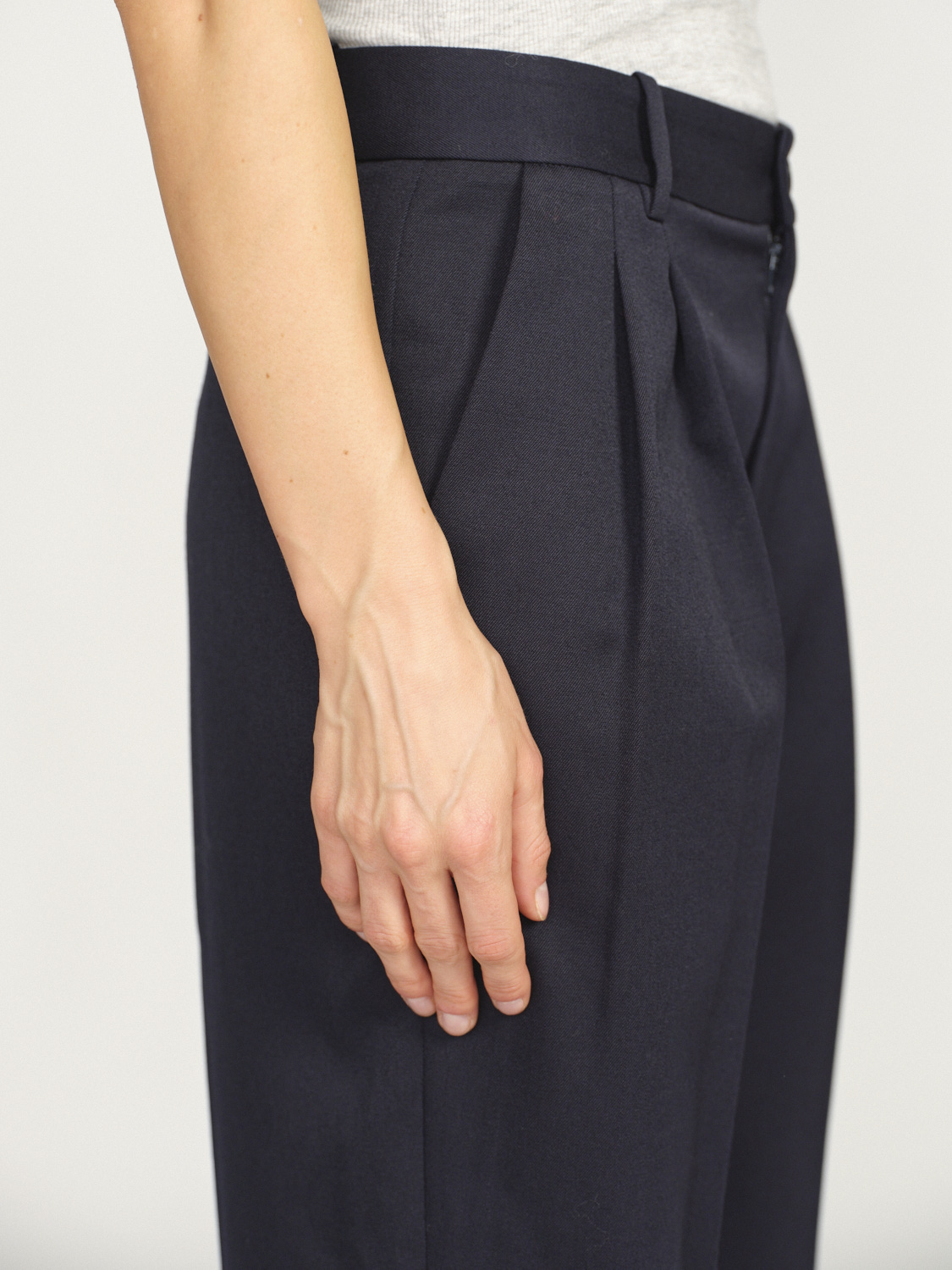 Nili Lotan Flavie - Pantalon à pinces en coton navy 38