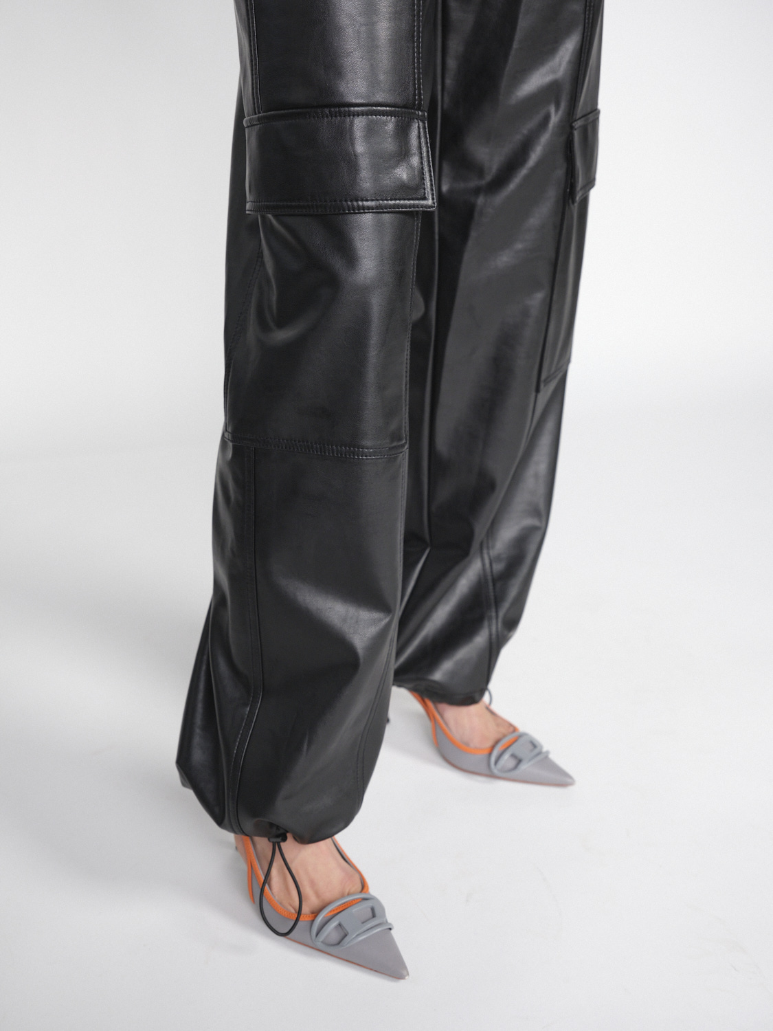 Simkhai Sofia – cargo trousers in fake leather  black 36