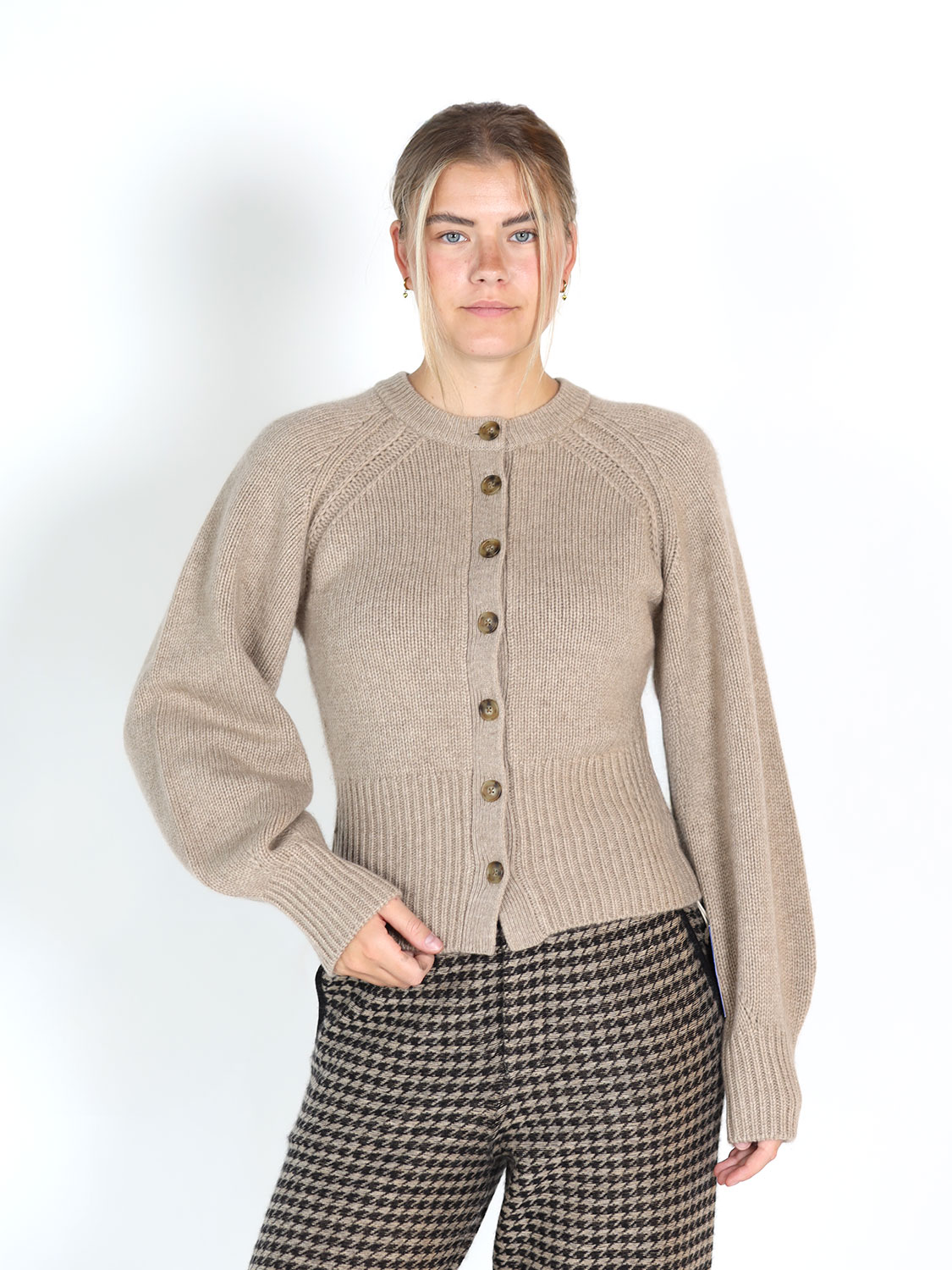 Guest in Residence Cashmere cardigan taupe XS