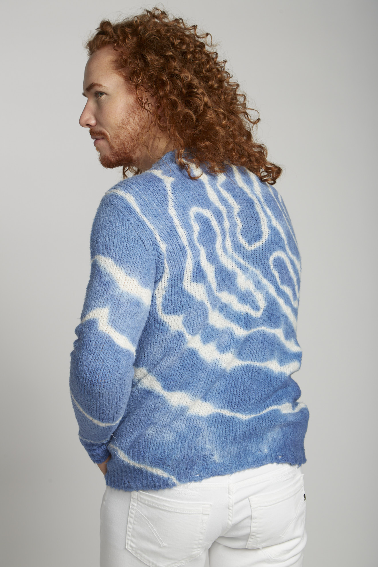 avant toi sweater blue all over print white strips cotton model back