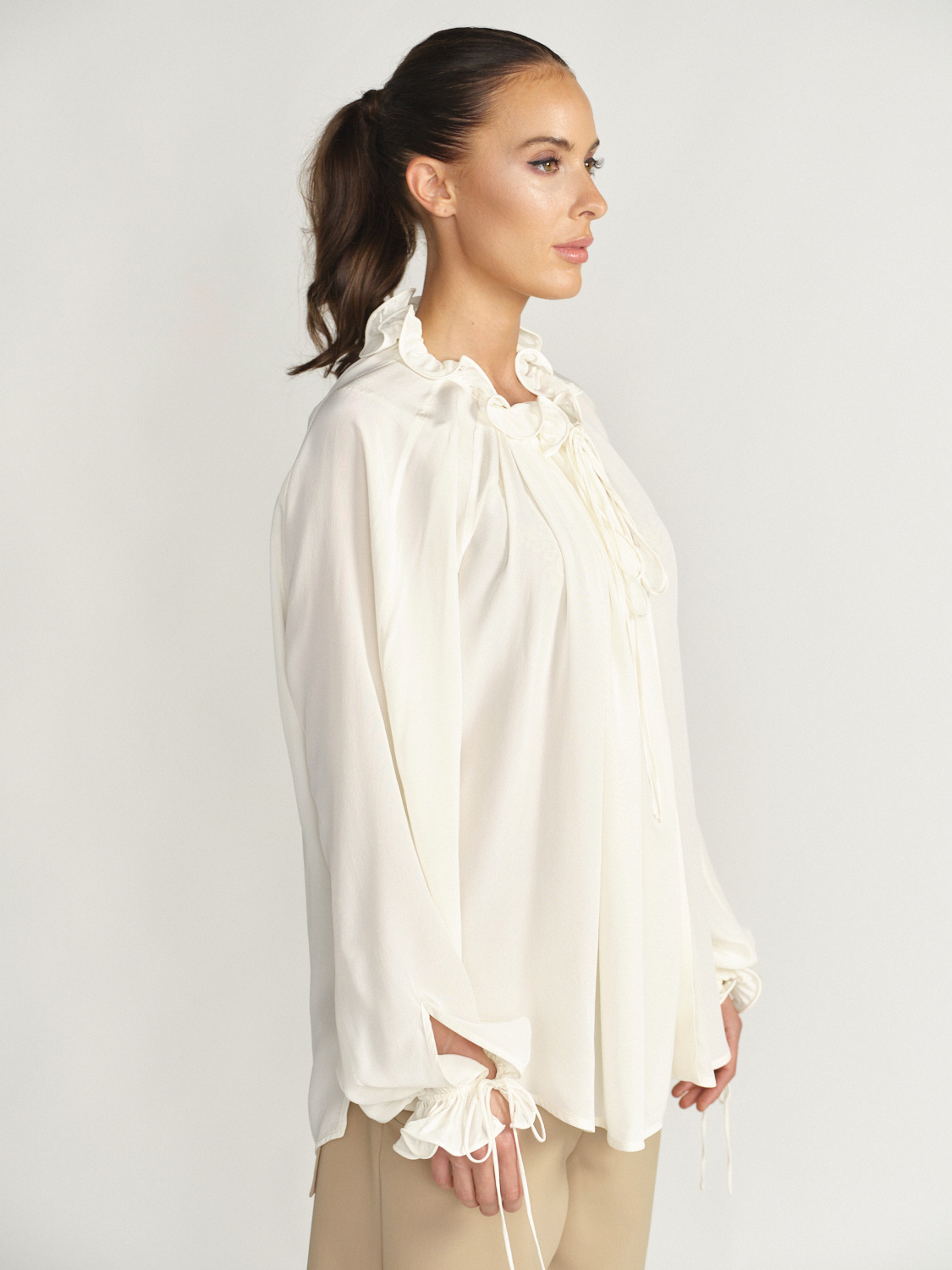 Victoria Beckham Ruched Detail Blouse - Long Sleeve Blouse with Ruched Details made of Silk white 36