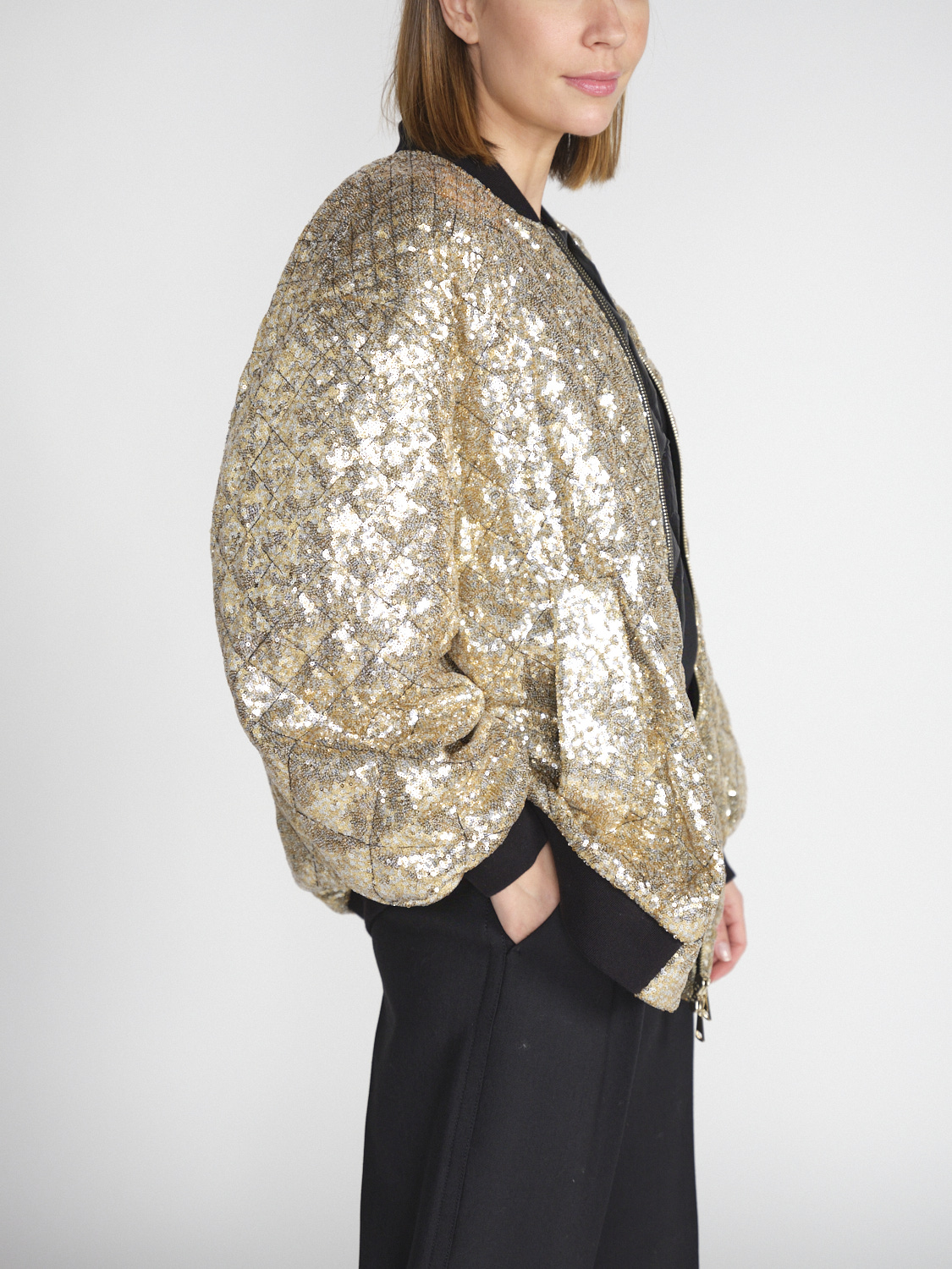 Dorothee Schumacher Shimmering Attraction – Bomberjacke mit Rauten-Steppung und Pailletten   gold M