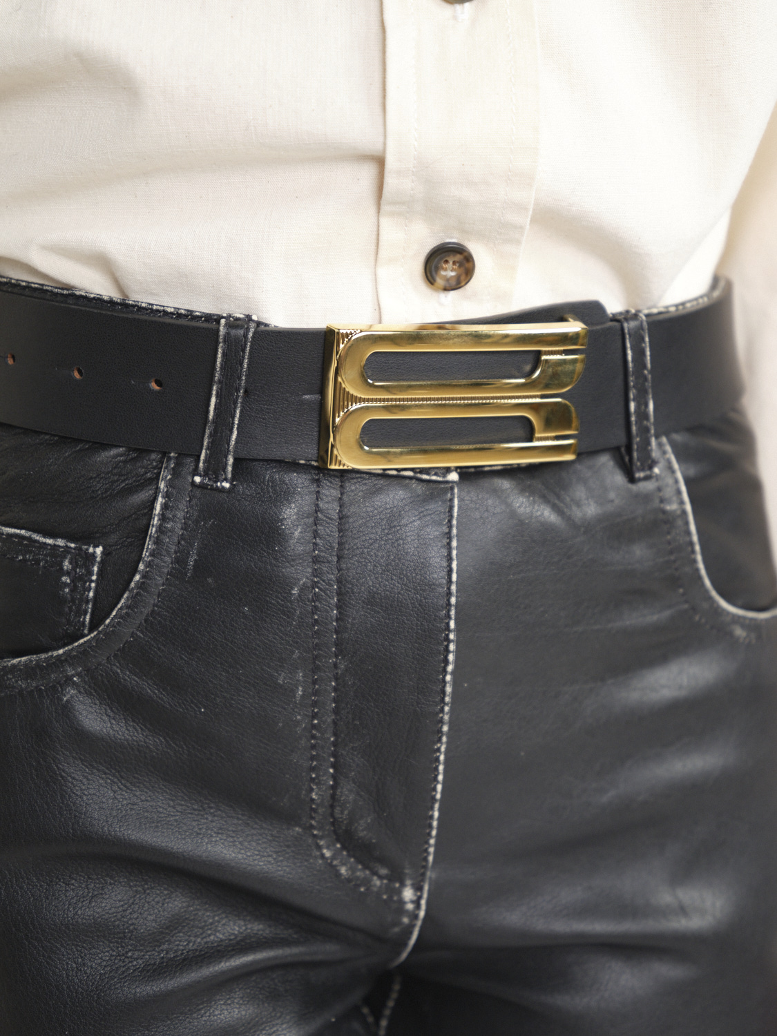 Victoria Beckham Jumbo Frame – Ledergürtel mit goldfarbener Schließe	  schwarz S