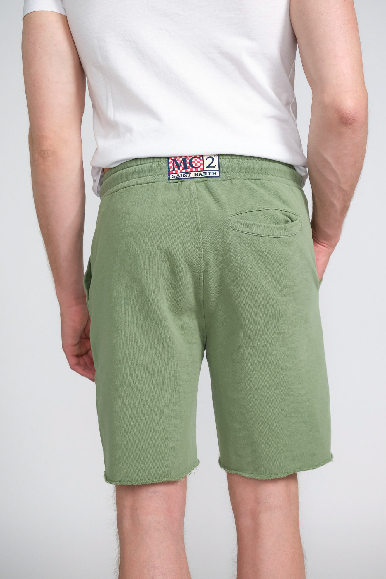 st.barth shorts grün branded baumwolle model rückansicht