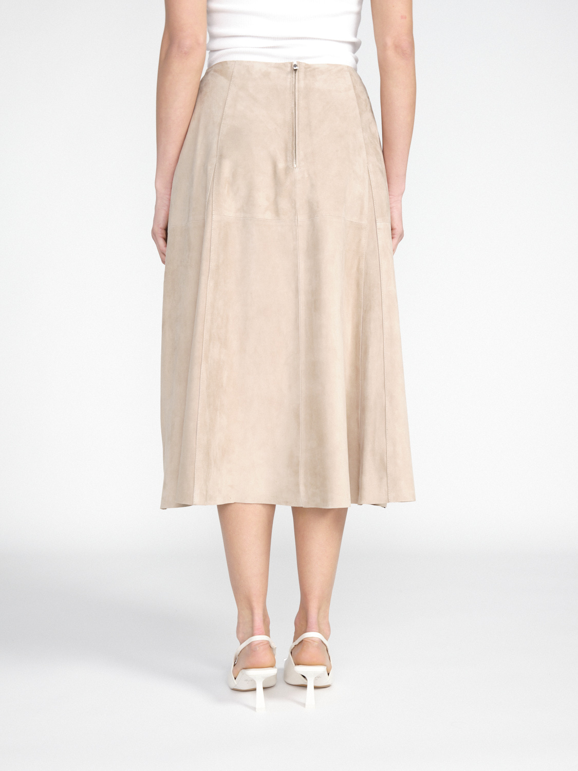 Arma Udine – Slightly flared suede midi skirt  beige 38