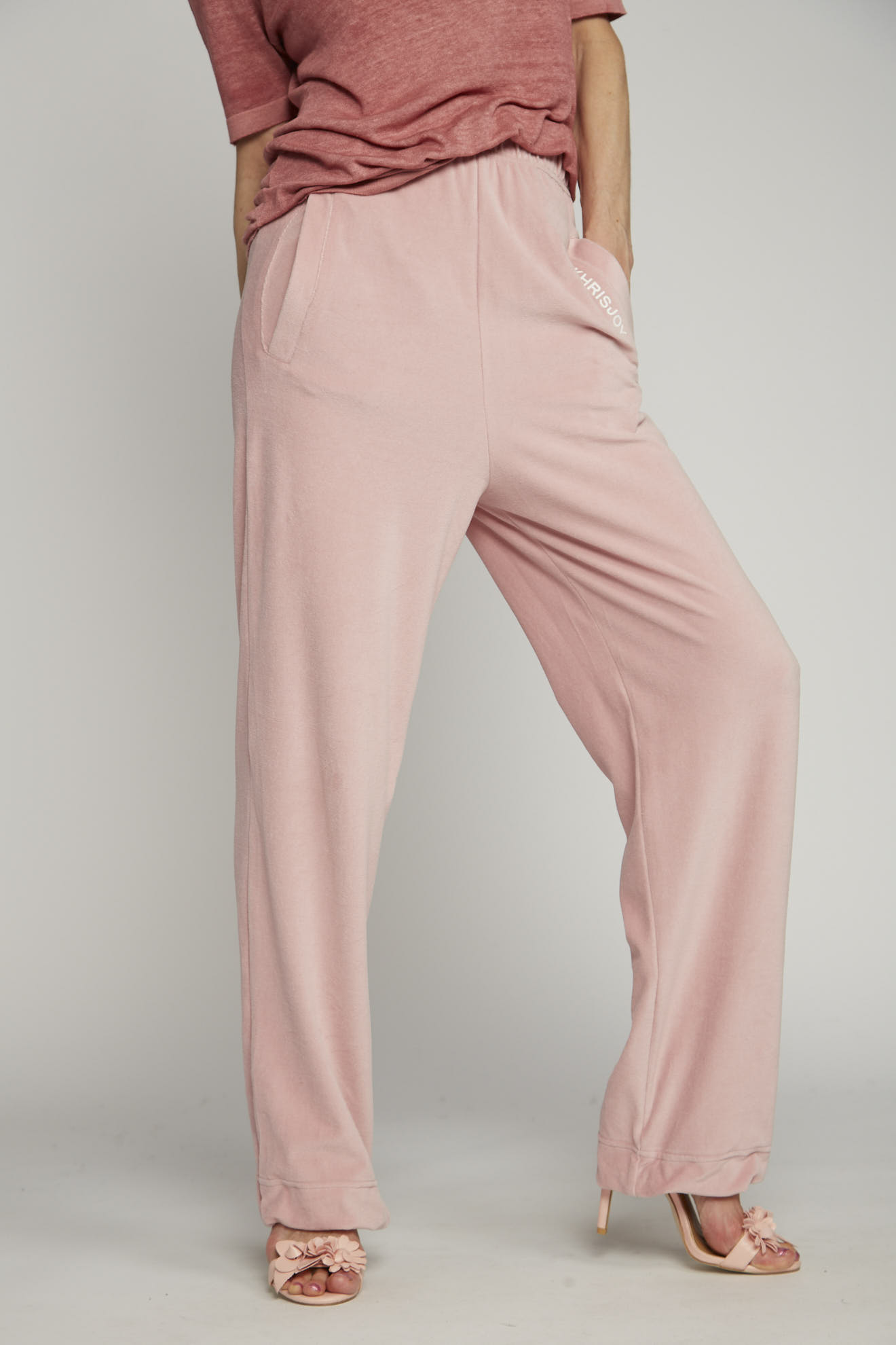 khrisjoy pants rosé plain cotton model front