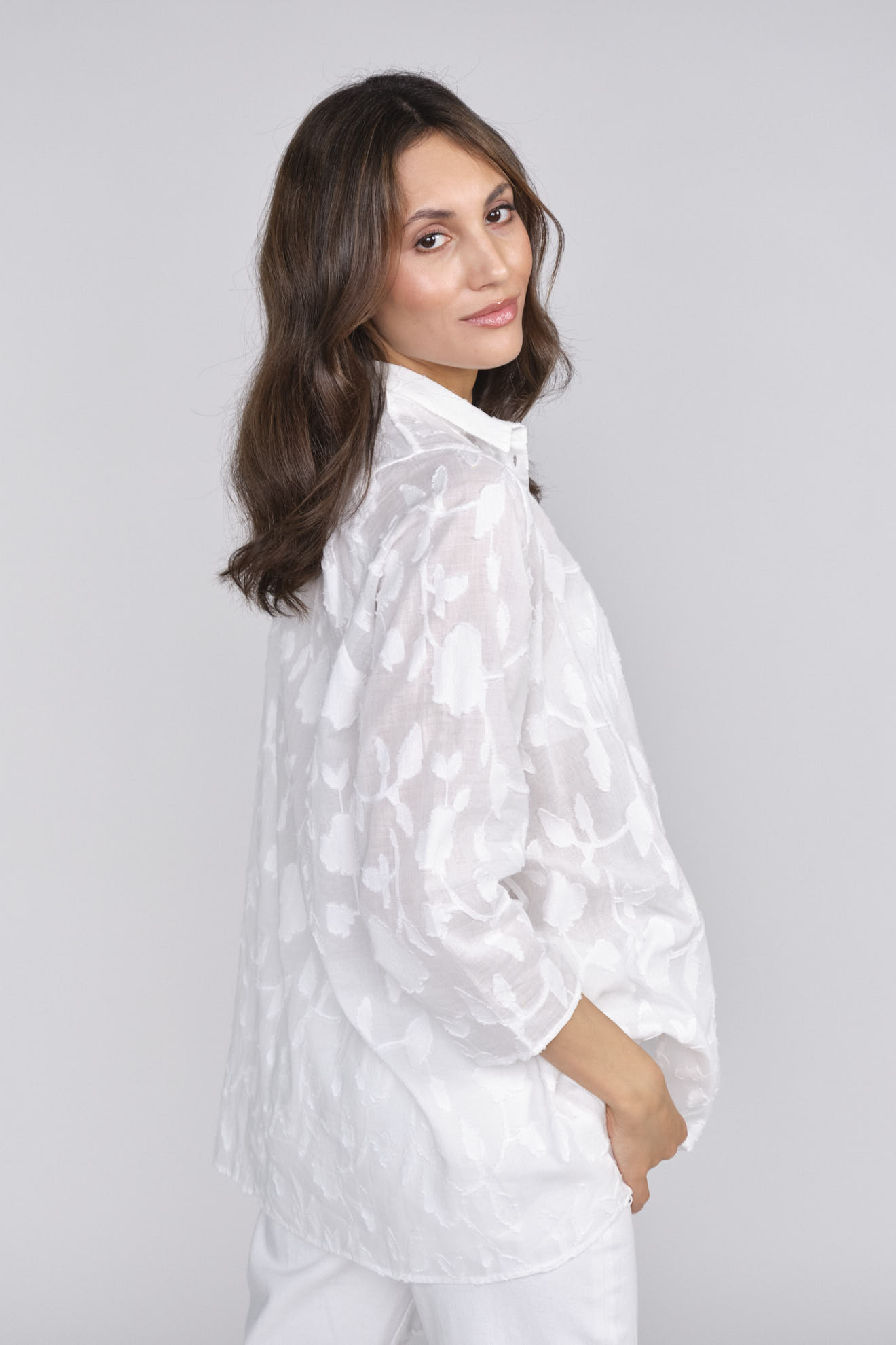 Larens Wide cut blouse with floral pattern in cotton white 36