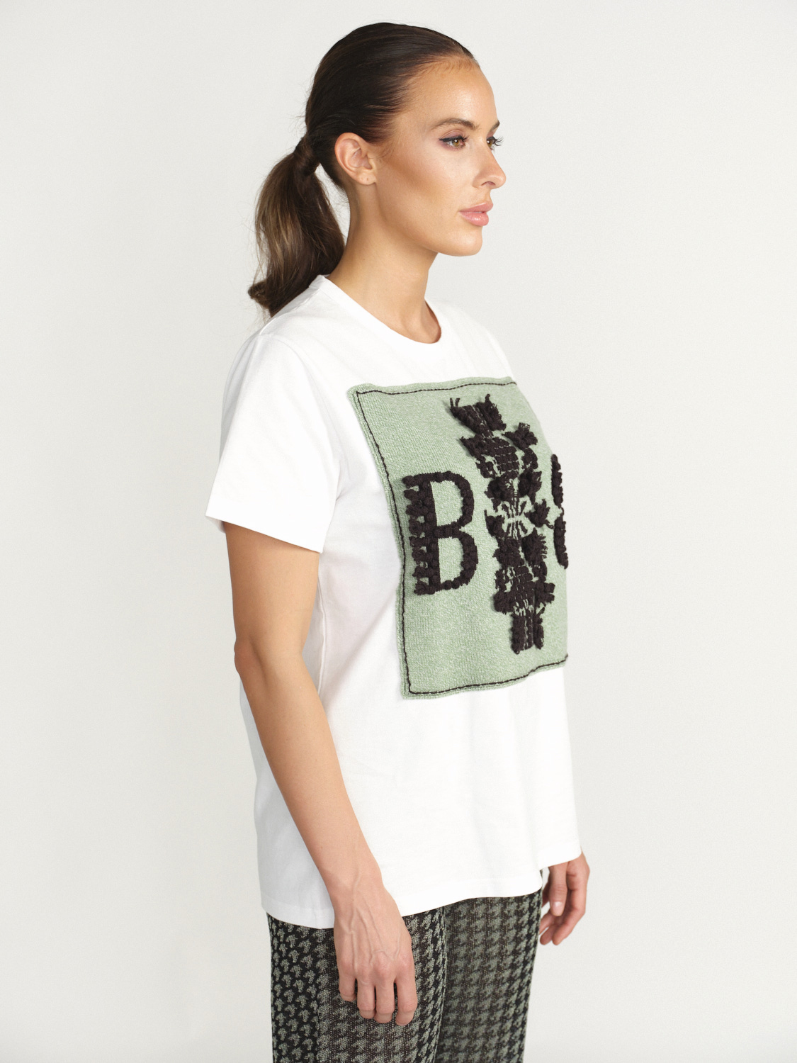 Barrie T-Shirt with logo cashmere patch - T-shirt avec logo patch en cachemire grün XS