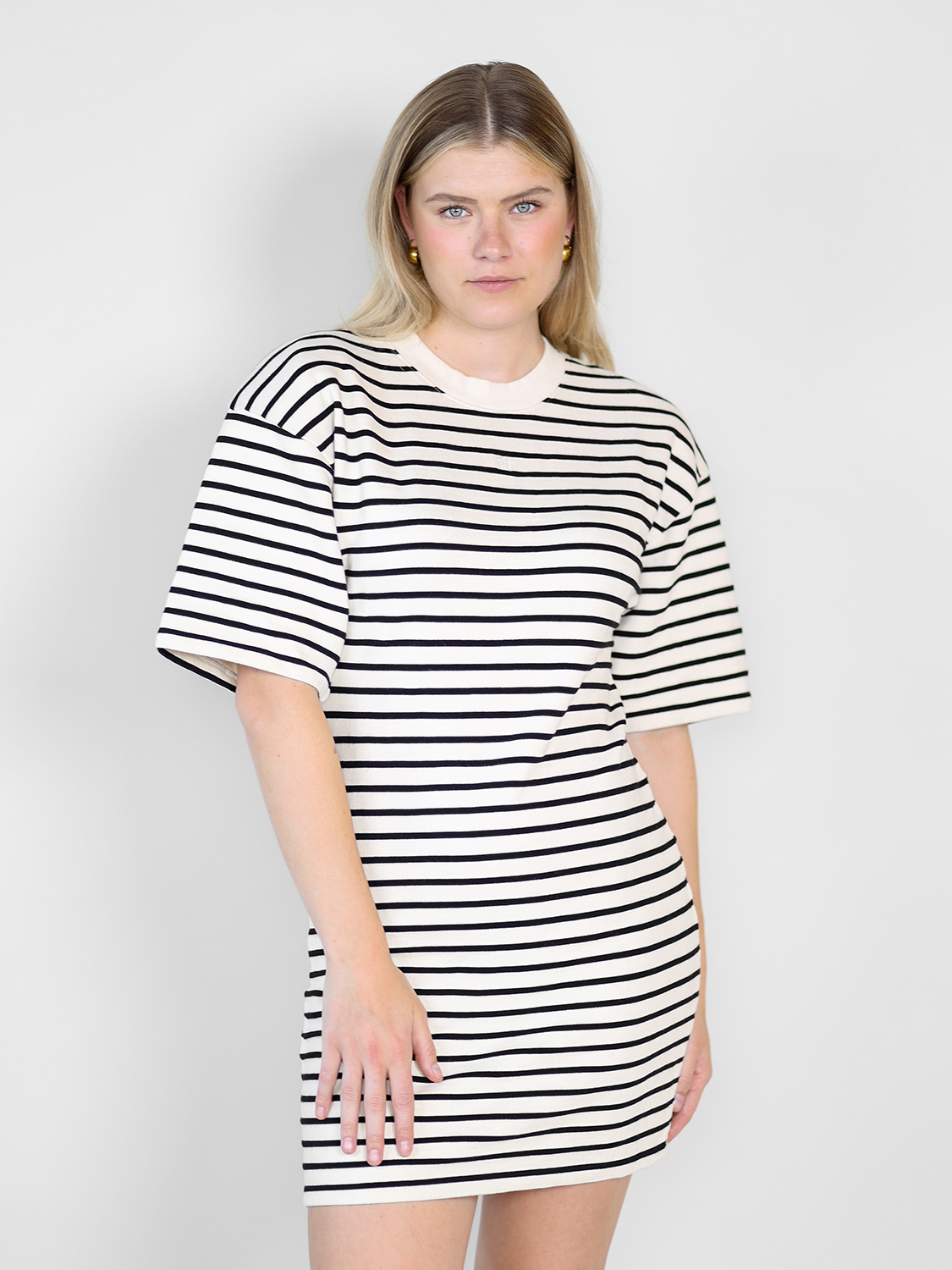 Anine Bing Mona – Minikleid mit Ringelmuster  schwarz S